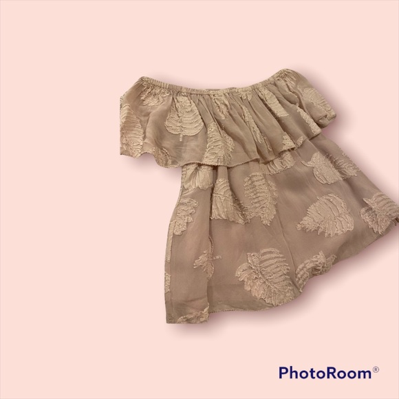 Aritzia Wilfred pink cold shoulder top - Picture 5 of 7